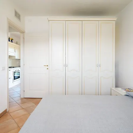 Appartement Myrsine 13-4 *