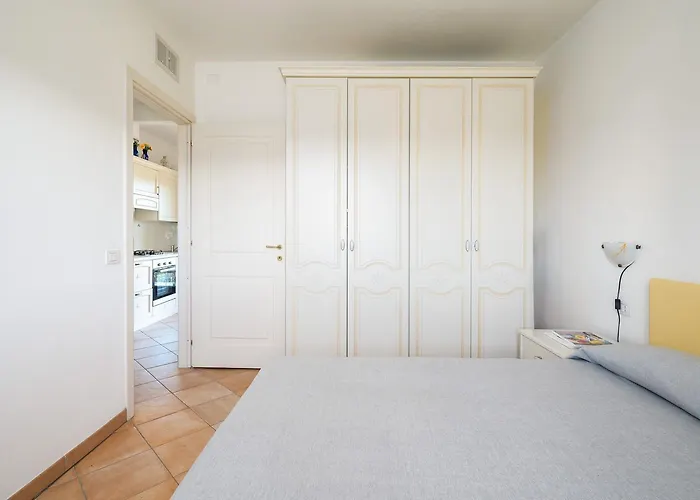 Apartment Myrsine 13-4 *